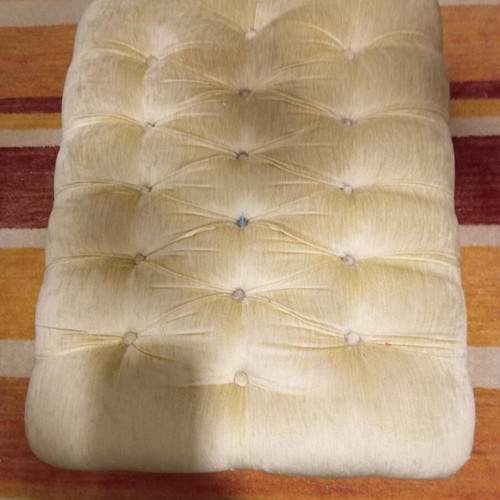 Auxiliary seat used in good condition
