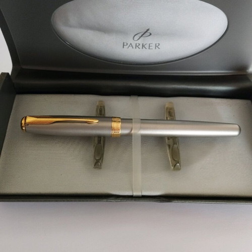 Parker Sonnet pen in case like new, gold with gray matte