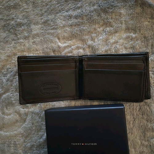 Tommy Hilfiger wallet used, brown 10x8
