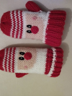 Baby gloves used, approximately 1-3 years, in excellent condition