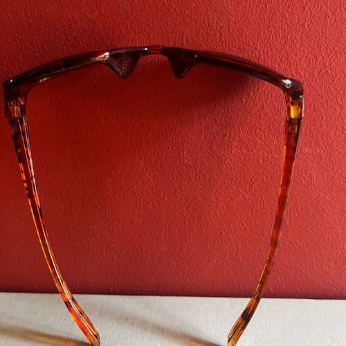 Oakley sunglasses used, taba color with case