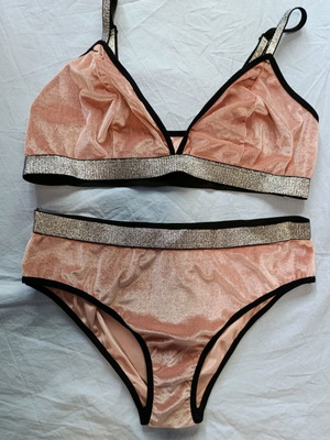 Velvet lingerie set with silver detail size L new