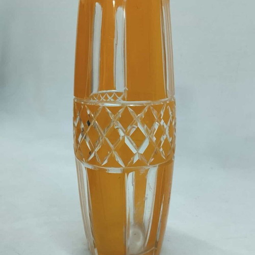 Glass vase used in yellow shade
