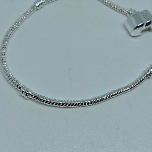 Silver bracelet snake chain with heart clasp S925 like new