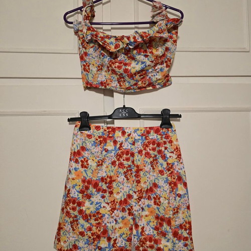 MtsPoint women's top and skirt set, multicolored