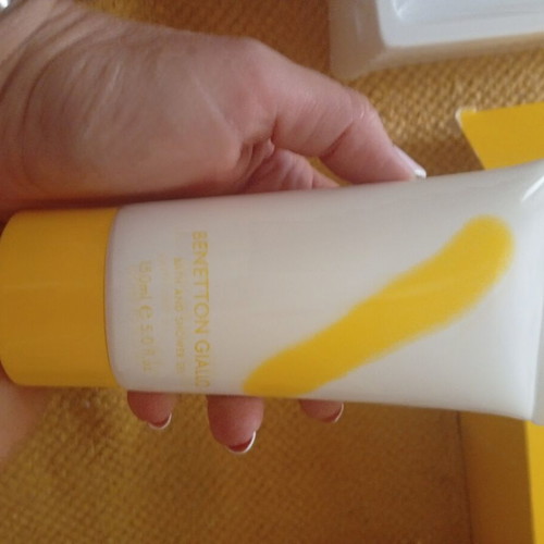 Benetton Giallo perfume set 100 ml and 150 ml shower gel new