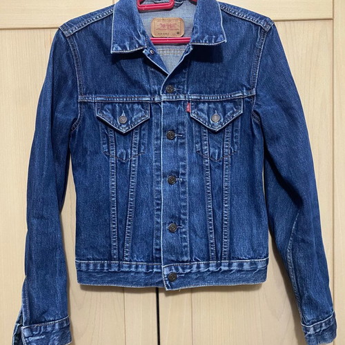 Levi’s Denim Jacket used, classic style, size Medium
