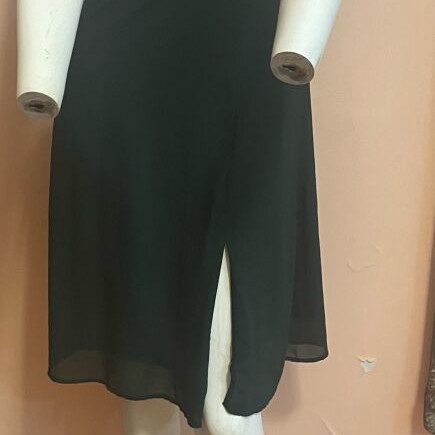 Girly dress with puff sleeves and small slit like new