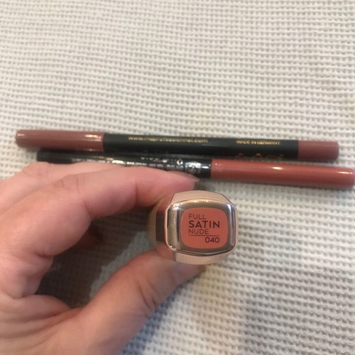 Nude lipstick set Catrice and lip pencils MD 503, Avon Blushed nude like new