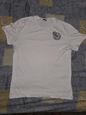 Med T-shirt Medium white like new