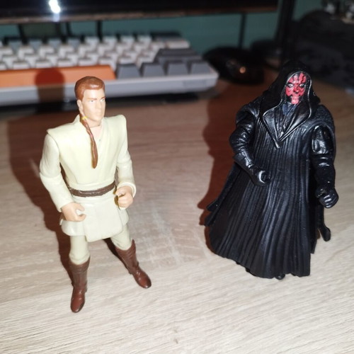 Star Wars figures Anakin Skywalker and Darth Maul like new