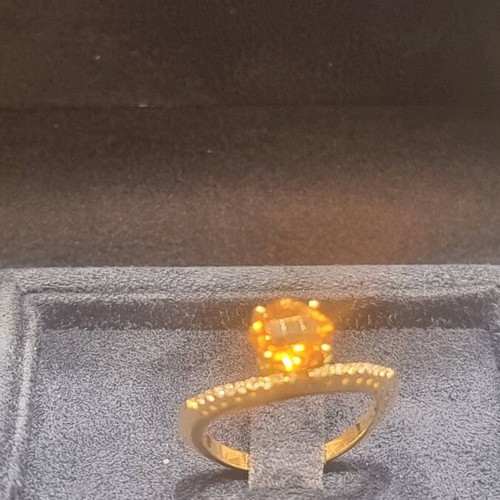 Yellow gold ring with brilliant and topaz new with gemological certificate
