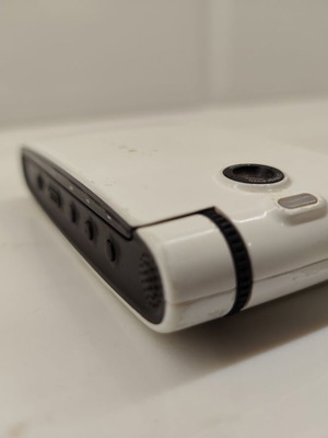 O2 Cocoon vintage clamshell phone with LED display