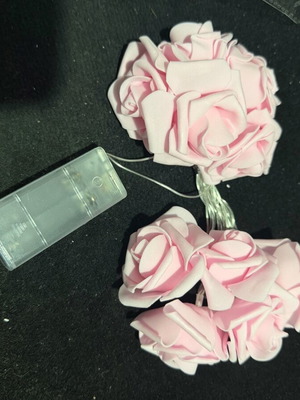 Decorative Valentine Garland with 10 Roses and Led, new