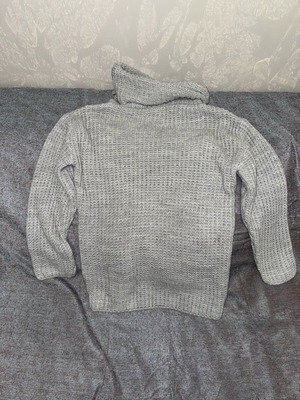 Pullover sweater gray like new, one size