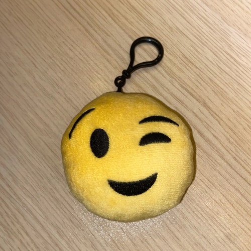 Emoji keychain like new, yellow