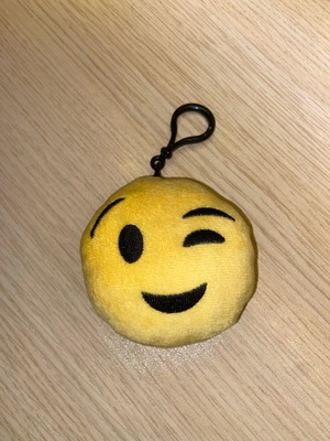 Emoji keychain like new, yellow