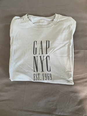 Gap t-shirt used, size S, gray
