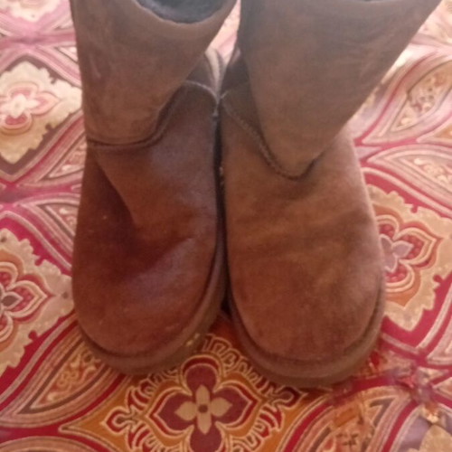 Ugg Australia boots brown like new, size 37