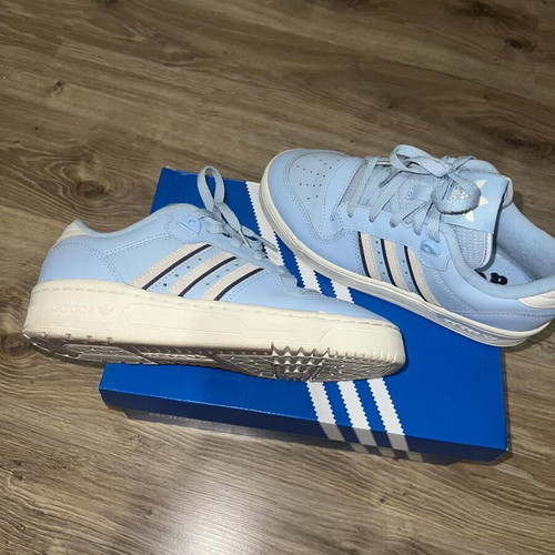 Adidas athletic shoes like new, blue, size 38 2/3