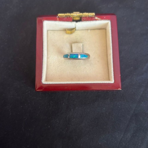 Silver 925 ring like new with blue details