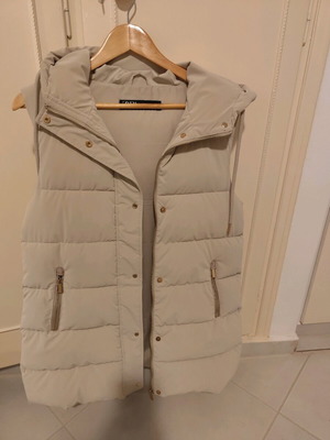 Quilted windproof vest Zara like new, size M, beige