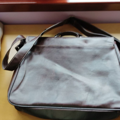 TUMI brown leather business bag like new