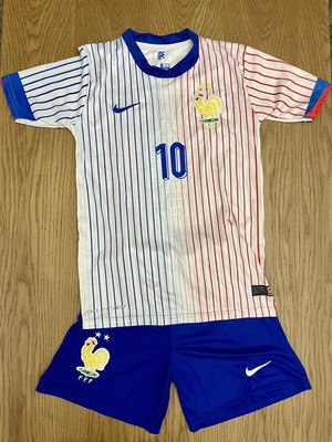 Mbappe kids' football kit, age 10 (152)