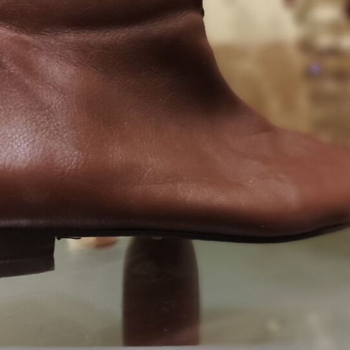 Brown boots used, size 40, with gathers and low heel