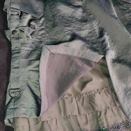 Ysatis double khaki-green skirt like new with ruffles and sequins