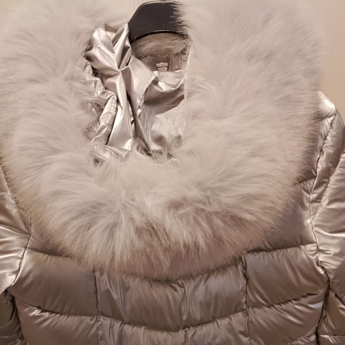 Puffer jacket medium size, like new, silver color