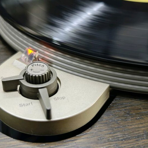 Dual CS130S turntable used with manual operation