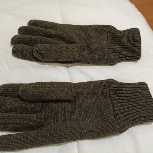 Wool gloves like new, green
