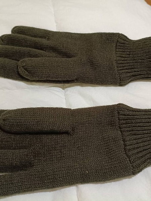 Wool gloves like new, green