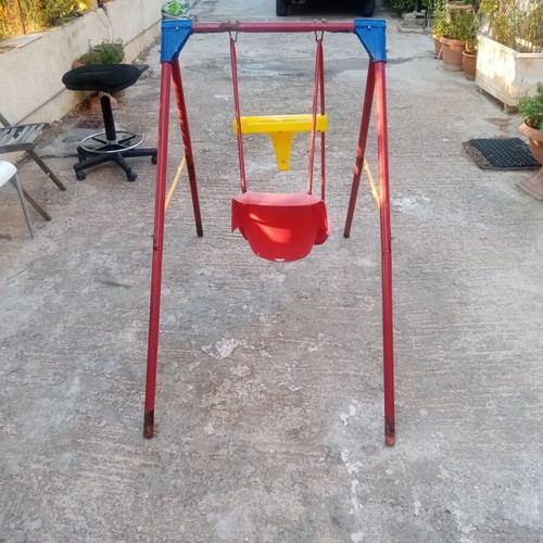 Lazarid outdoor swing with metal frame and plastic seat