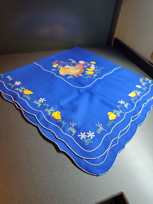 Blue Easter scarf like new, 85 x 85 cm