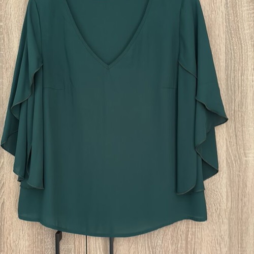 Shein women's blouse like new, dark green V-neck butterfly sleeves