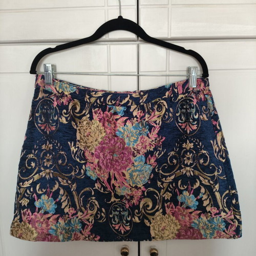 Fullah Sugah skirt like new, mini, blue and pink, size large