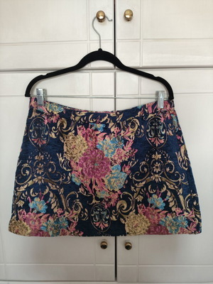 Fullah Sugah skirt like new, mini, blue and pink, size large