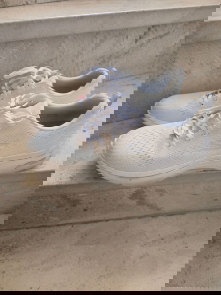 Skechers ArchFit λευκά αθλητικά παπούτσια