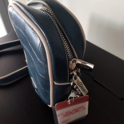 Doca crossbody bag blue croco leather texture