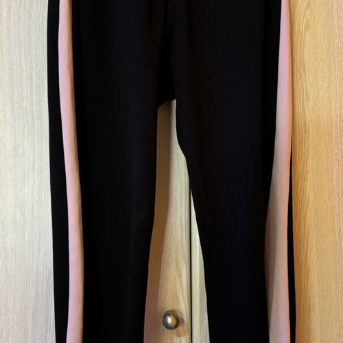 Women's set used with elastic waistband leggings and loose blouse