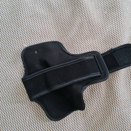 Waterproof sports phone case like new, yellow/black