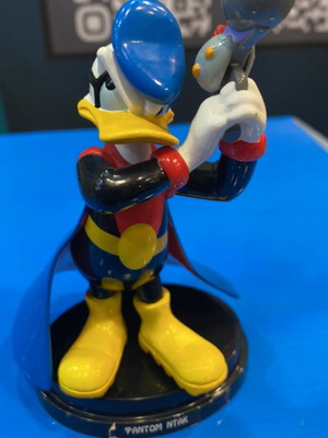 Phantom Duck Disney parade figure (DeAgostini)