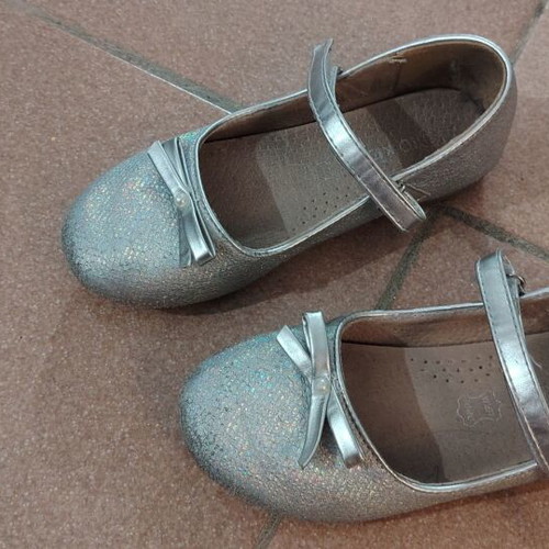 Ballerinas size 29 silver with leather insole like new