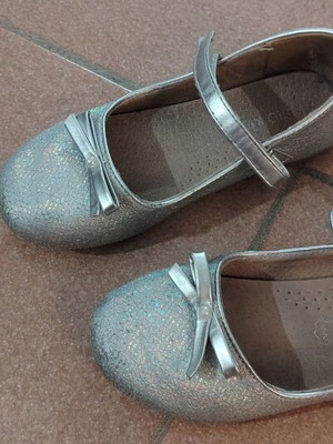 Ballerinas size 29 silver with leather insole like new