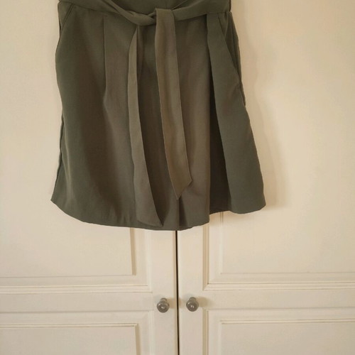Khaki shorts like new, size 38 with elastic waist