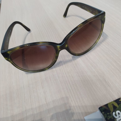 Burberry tortoise sunglasses like new