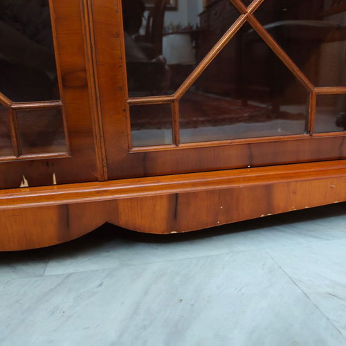 Bevcraft Vintage Buffet Display Cabinet Like New