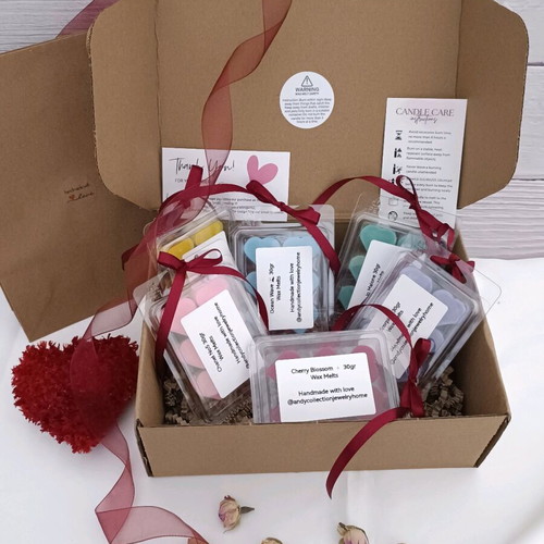 Wax Melts gift set with 6 premium heart-shaped clamshells made to order
